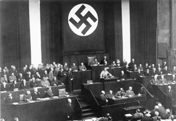 Hitler im Reichstag